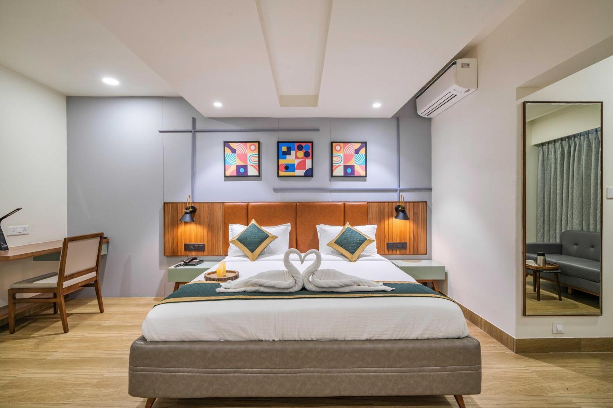 גנדהינאגר The Lemon Grass Hotel מראה חיצוני תמונה