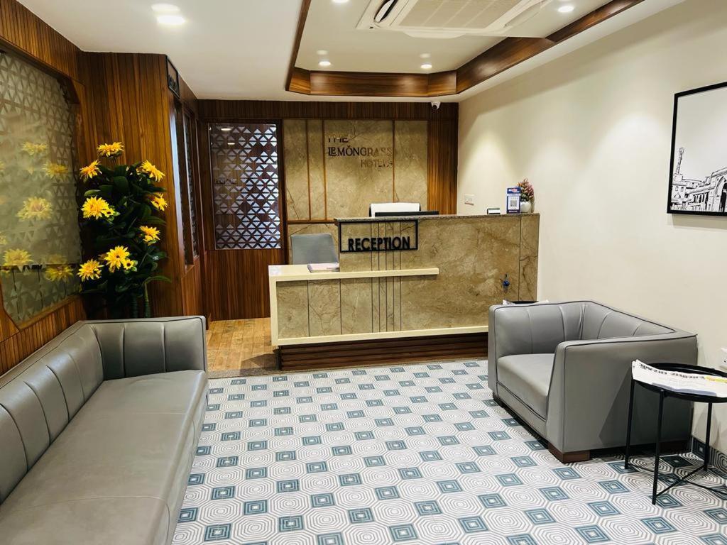 גנדהינאגר The Lemon Grass Hotel מראה חיצוני תמונה