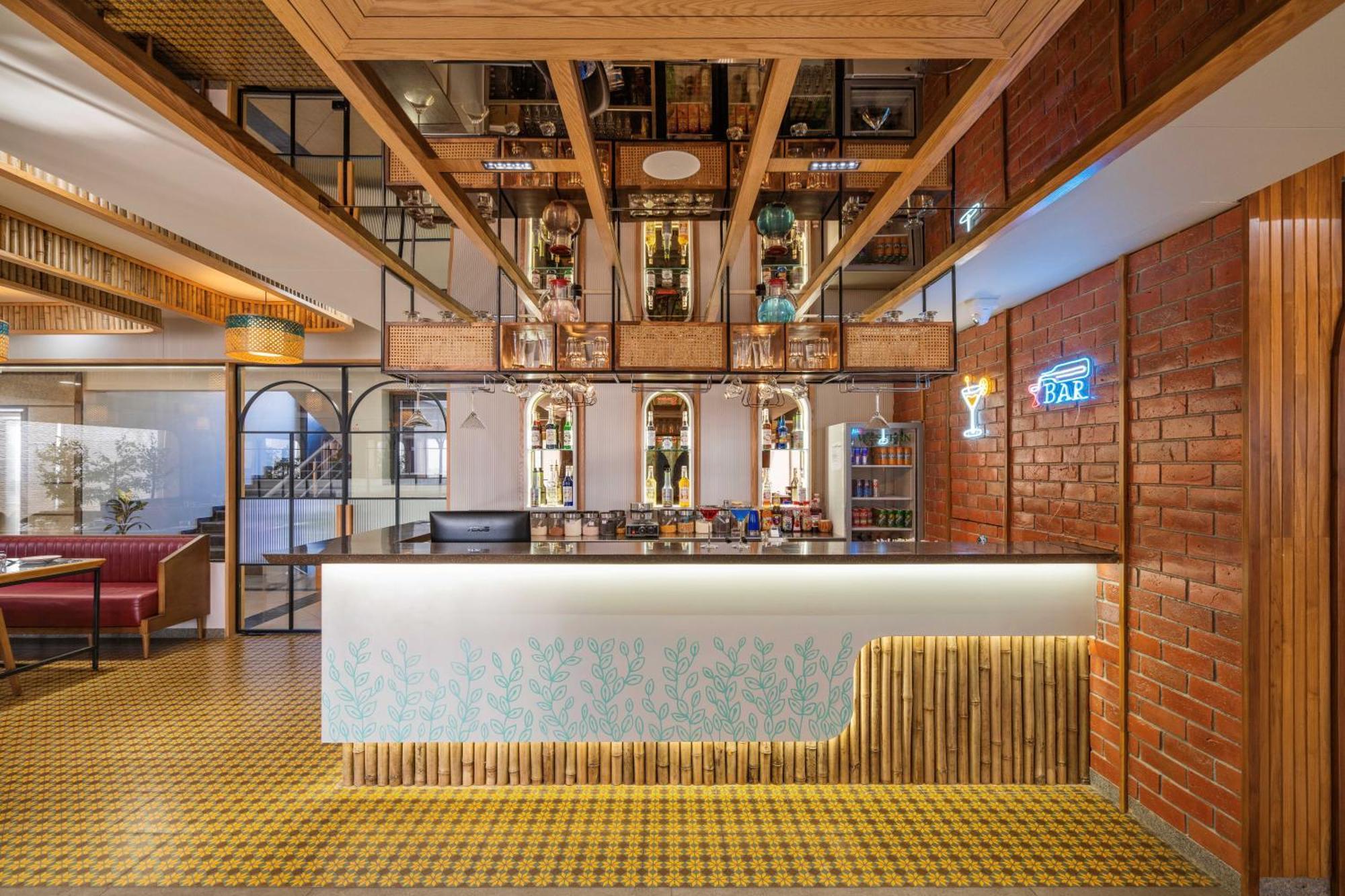 גנדהינאגר The Lemon Grass Hotel מראה חיצוני תמונה