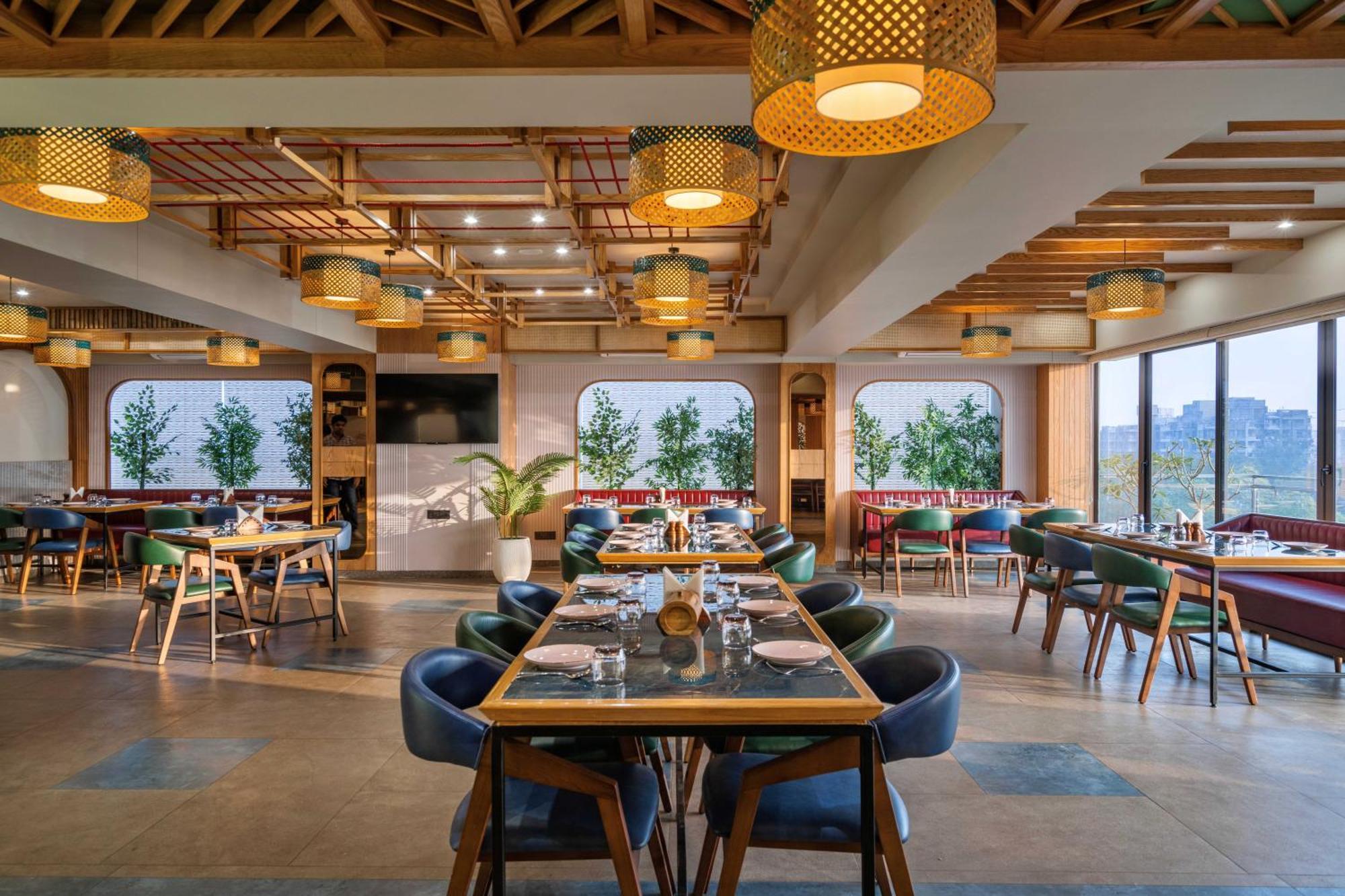 גנדהינאגר The Lemon Grass Hotel מראה חיצוני תמונה