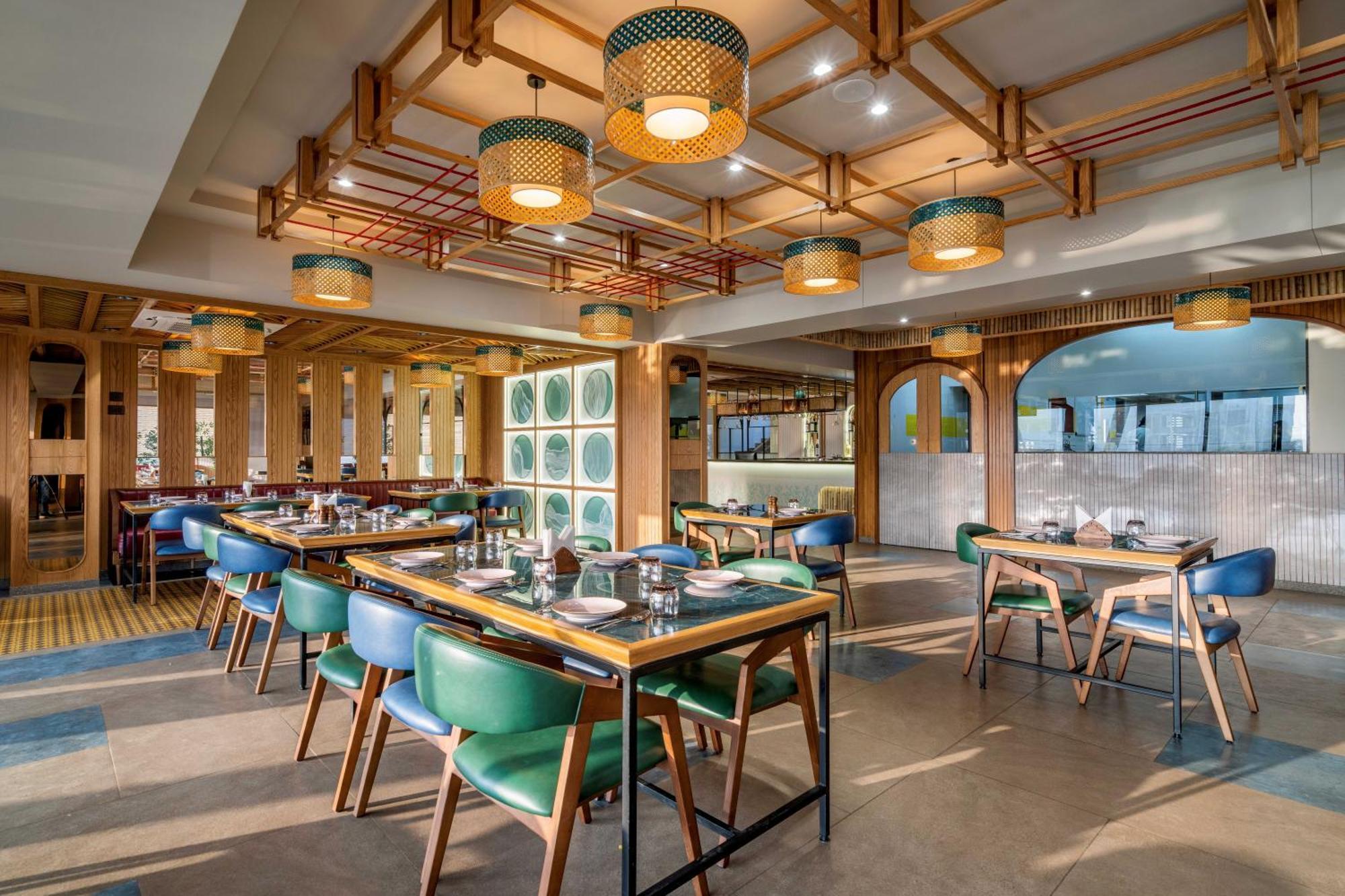 גנדהינאגר The Lemon Grass Hotel מראה חיצוני תמונה